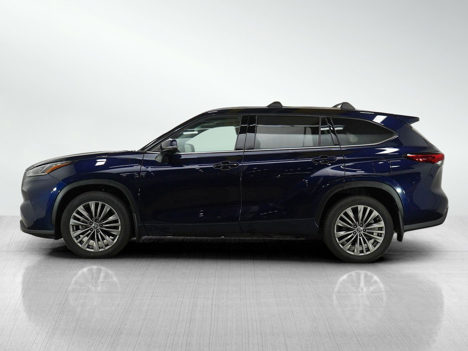 Used 2020 Toyota Highlander Platinum with VIN 5TDFZRBH9LS006470 for sale in Bloomington, Minnesota