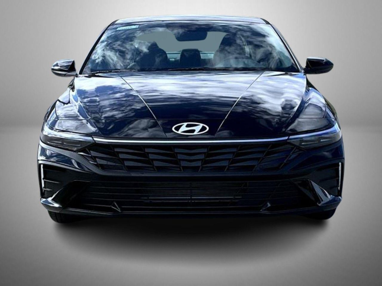 2025 Hyundai Elantra SE photo 2