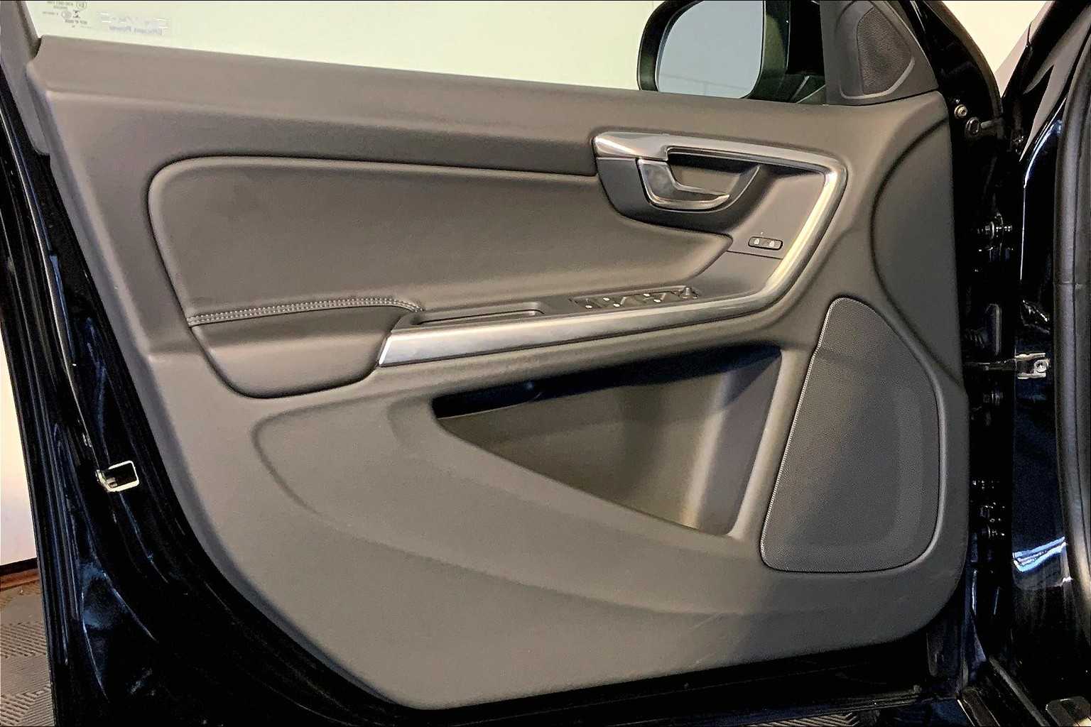 2015 Volvo S60 T5 Drive-E photo 20