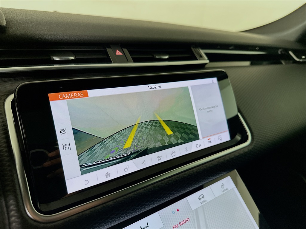 2019 Land Rover Range Rover Velar SE photo 18
