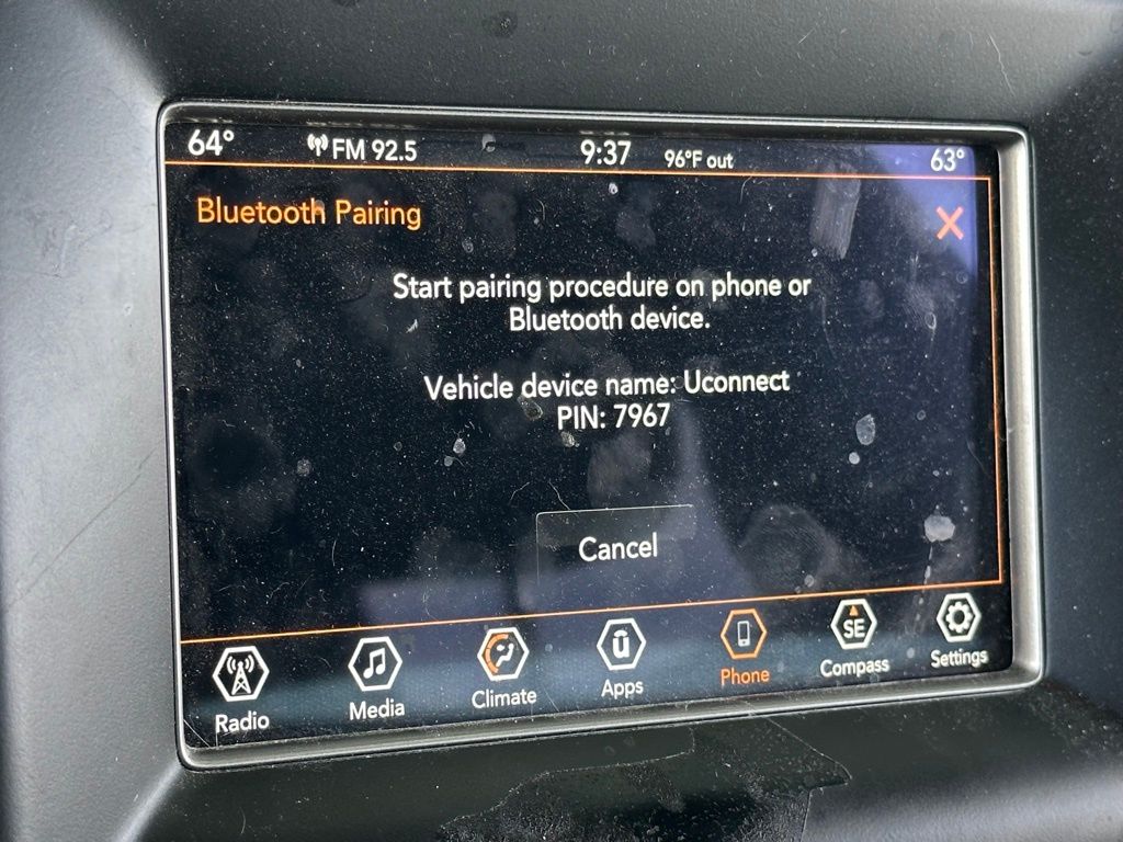 2019 Jeep Grand Cherokee Laredo E photo 16