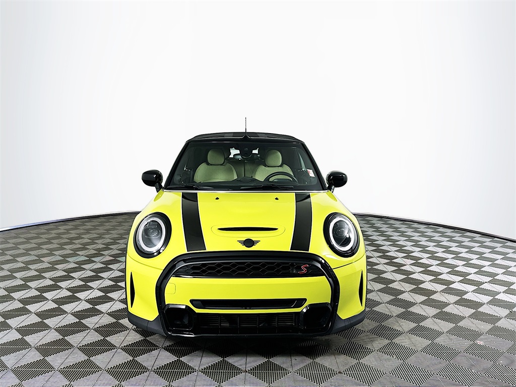 2023 Mini Cooper Convertible S photo 2