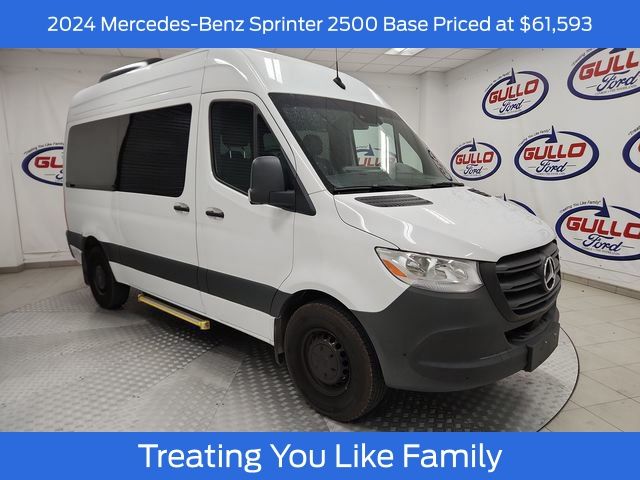 2024 Mercedes-Benz Sprinter Passenger Van Base's photo