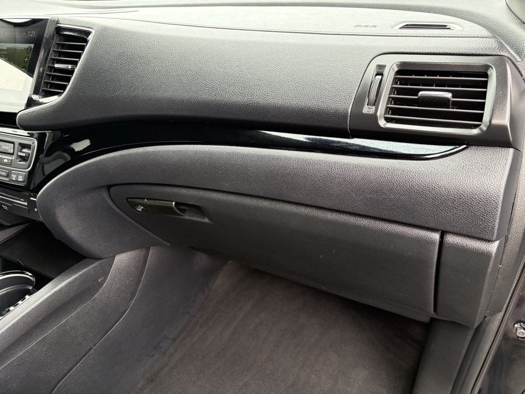2020 Honda Pilot Touring photo 26