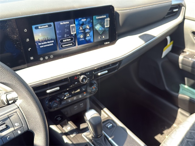 2026 Nissan Kicks SV photo 23