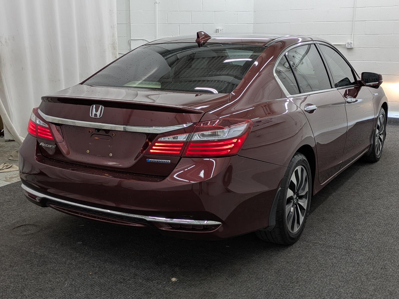 2017 Honda Accord Hybrid photo 2