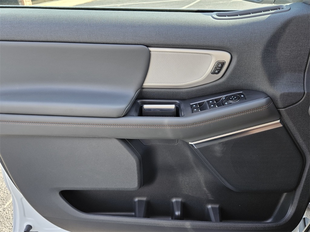 2025 Ford Expedition photo 21