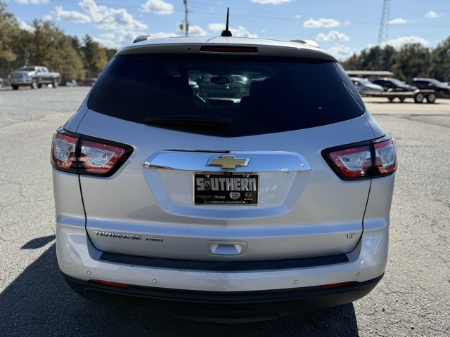 2017 Chevrolet Traverse 1LT photo 4