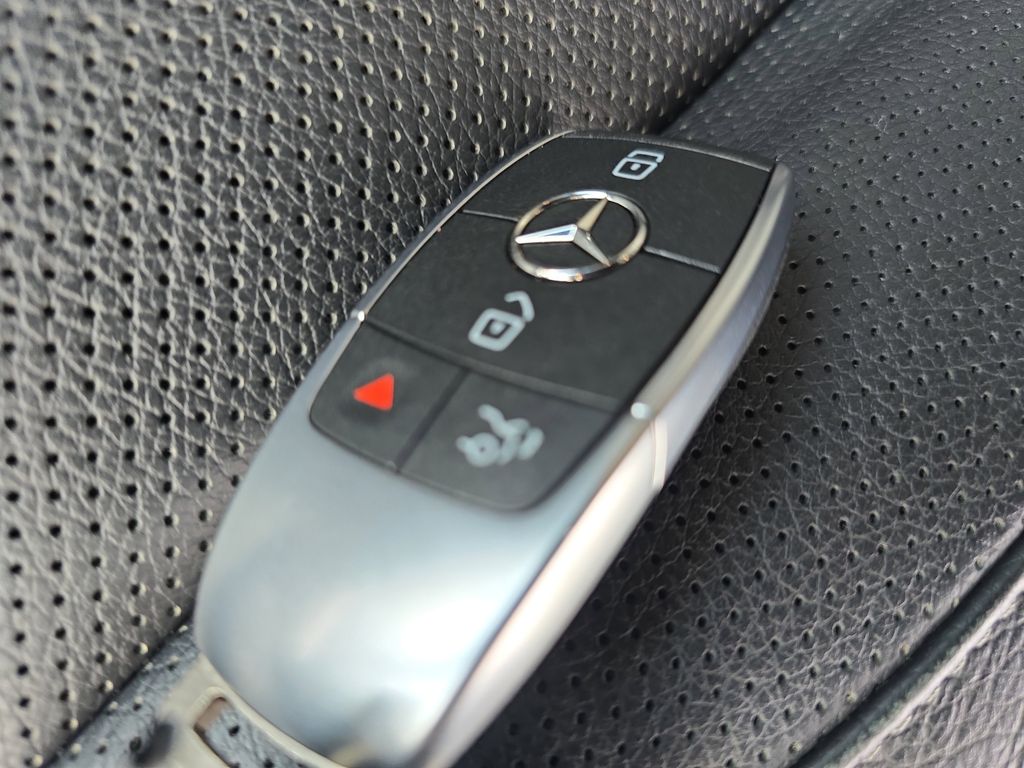 2022 Mercedes Benz GLA 250 photo 33