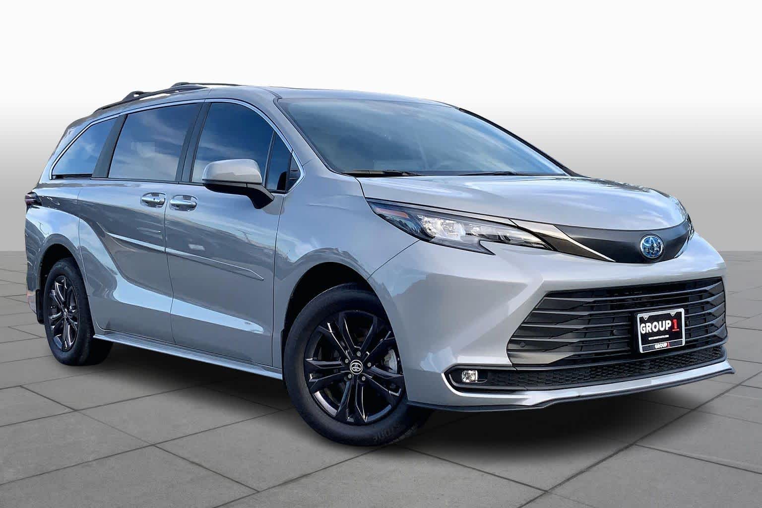 2024 Toyota Sienna Woodland Edition photo 4