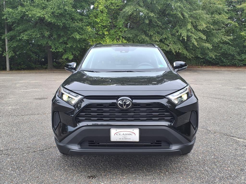 2025 Toyota RAV4 XLE photo 2