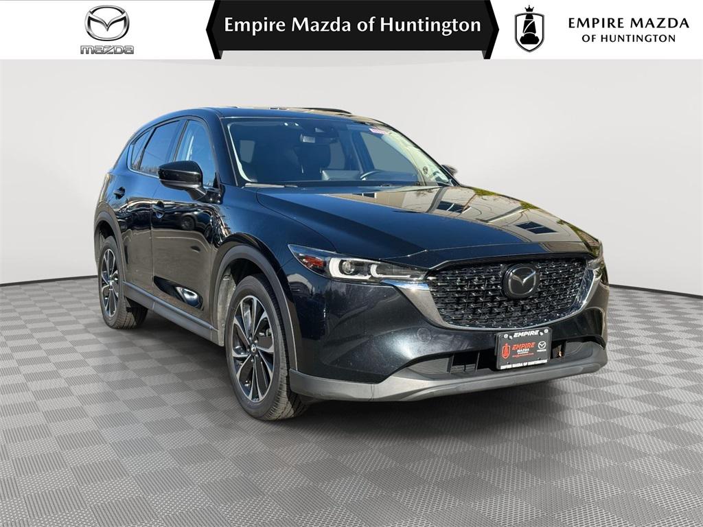 2022 Mazda CX-5 S Premium package's photo