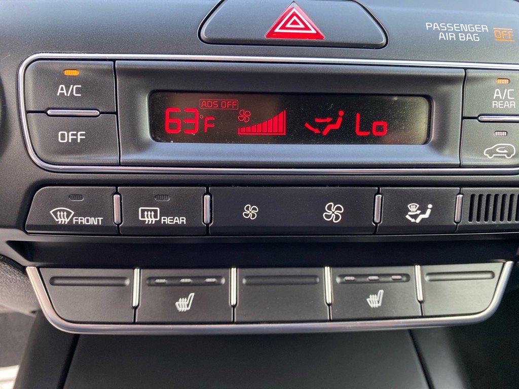 2019 Kia Sorento S photo 13