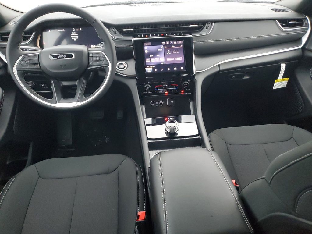 2025 Jeep Grand Cherokee Laredo Altitude photo 22