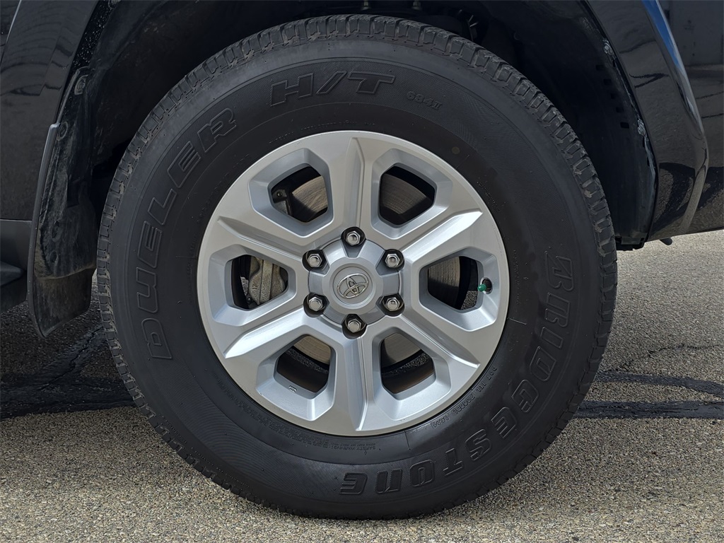 2024 Toyota 4Runner SR5 4WD photo 39