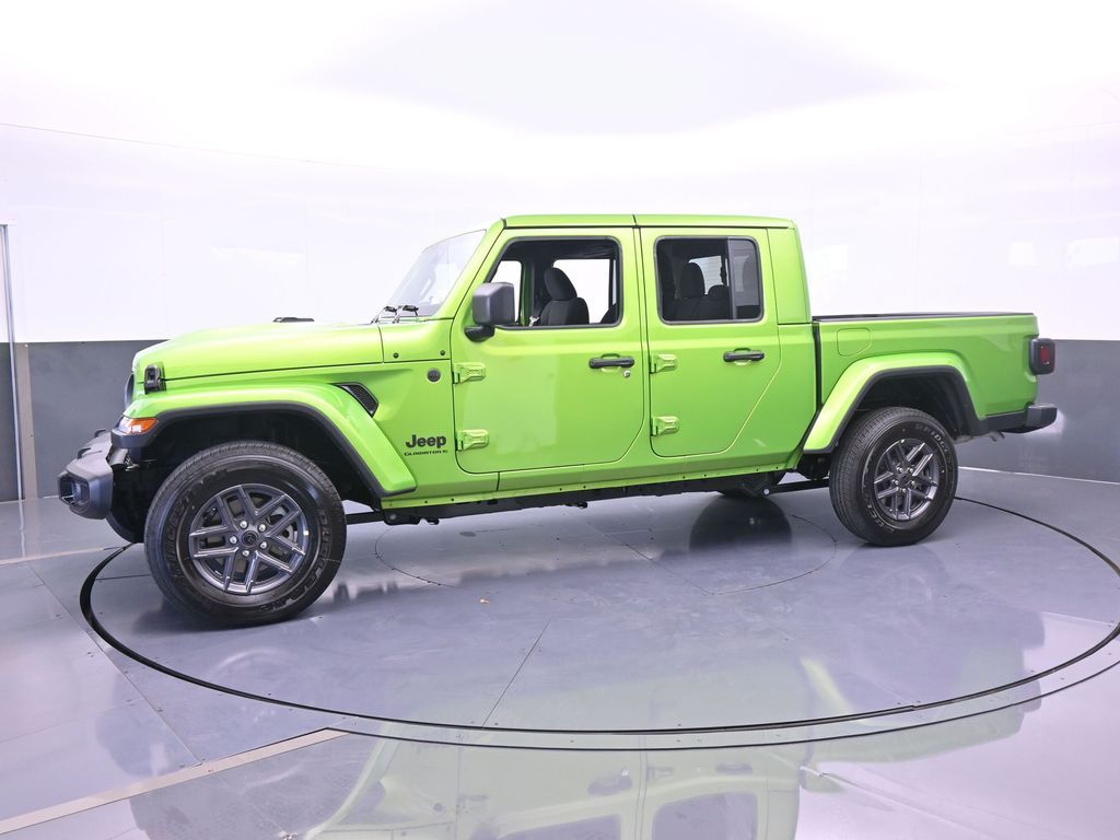 2025 Jeep Gladiator Sport S photo 2
