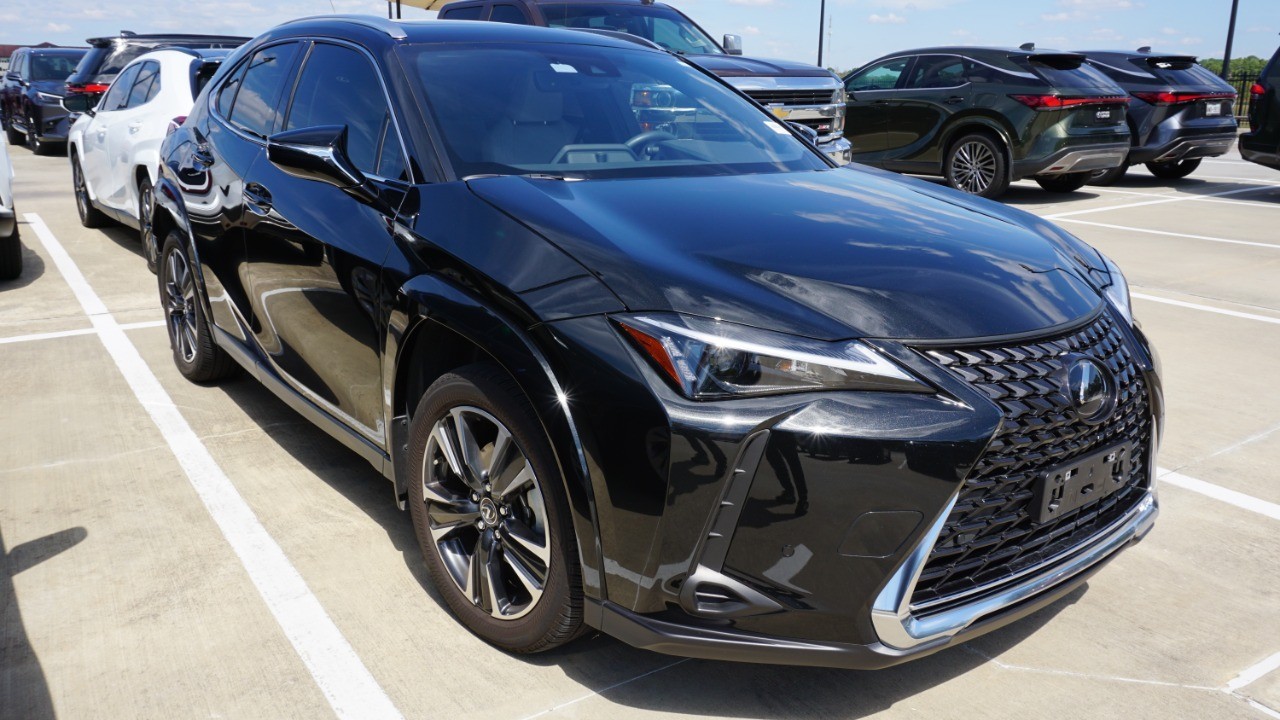 2023 Lexus UX Premium photo 2