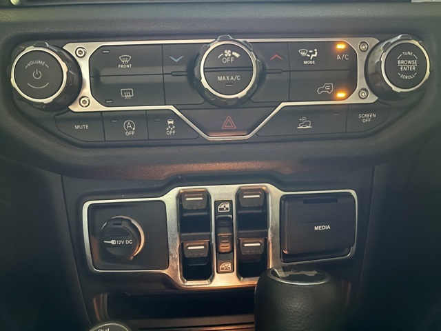 2024 Jeep Wrangler Sport S photo 13