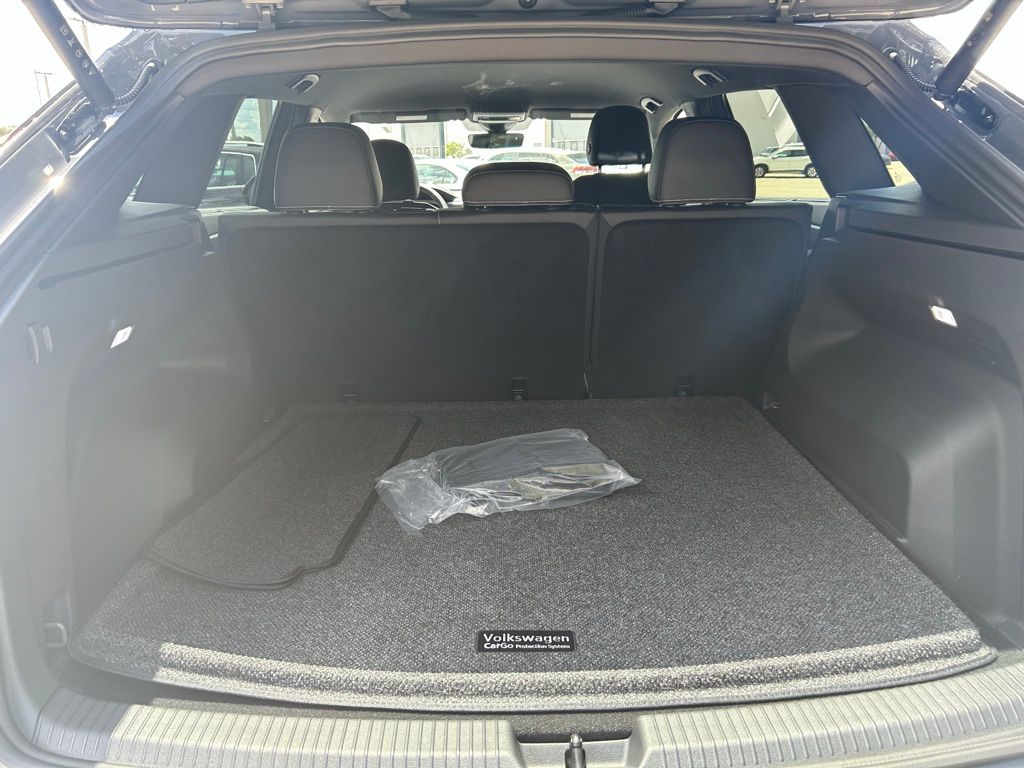 2026 Volkswagen Atlas Cross Sport SE Technology photo 36