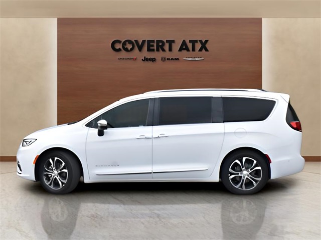 2025 Chrysler Pacifica Pinnacle photo 2