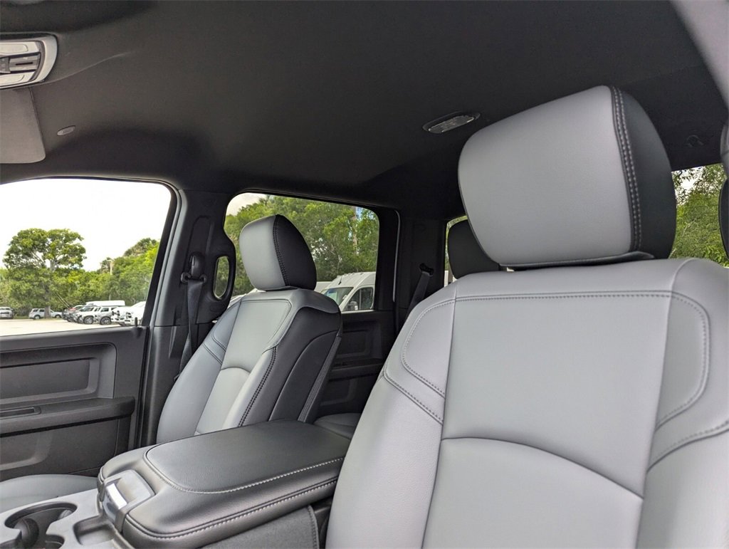 2025 Ram 3500 Tradesman photo 11