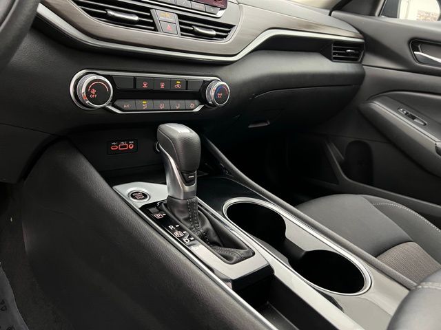 2024 Nissan Altima 2.5 SV photo 13