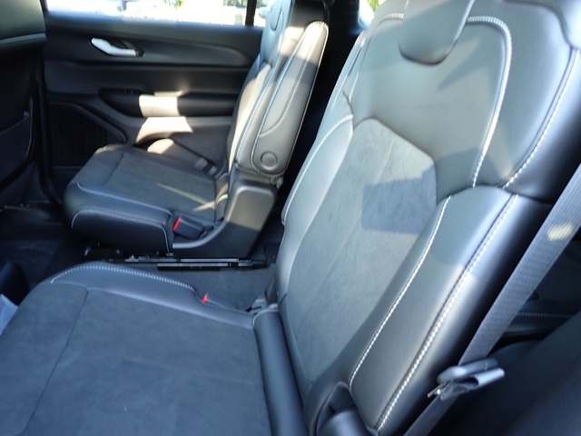 2025 Jeep Grand Cherokee Altitude X photo 10
