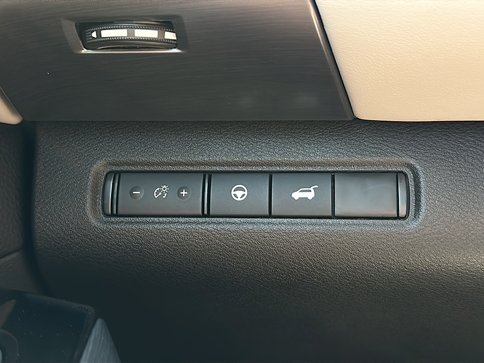 2025 Nissan Pathfinder SL photo 18