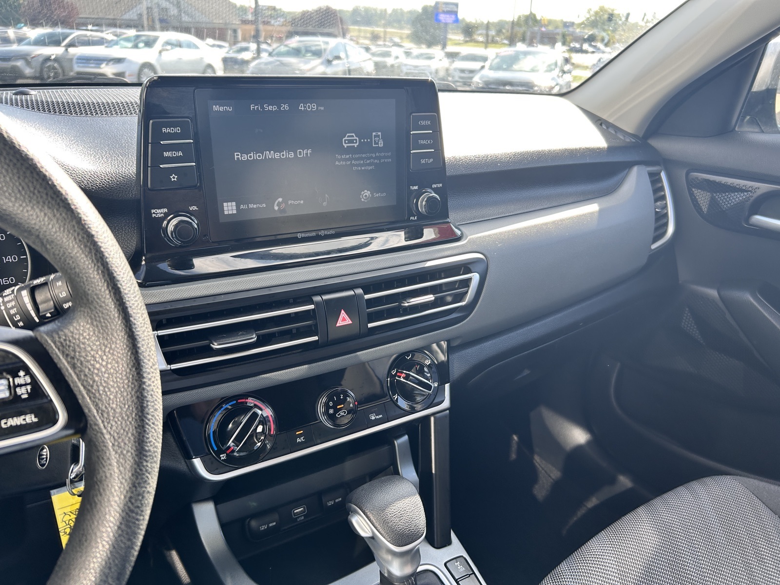 2021 Kia Seltos LX photo 22
