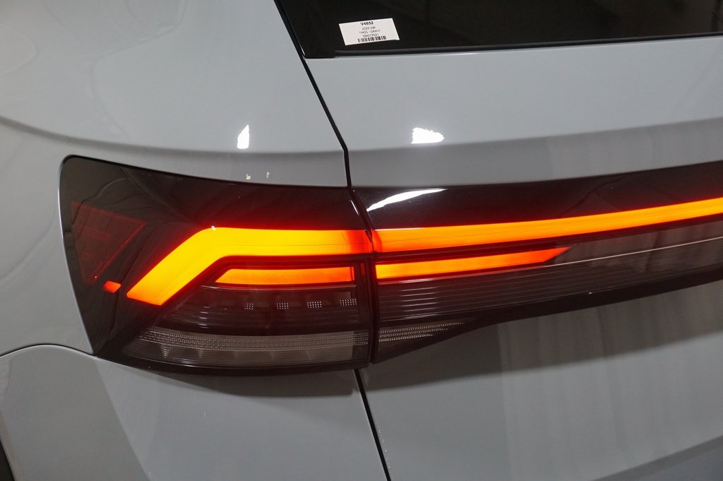 2025 Volkswagen Taos SEL photo 28
