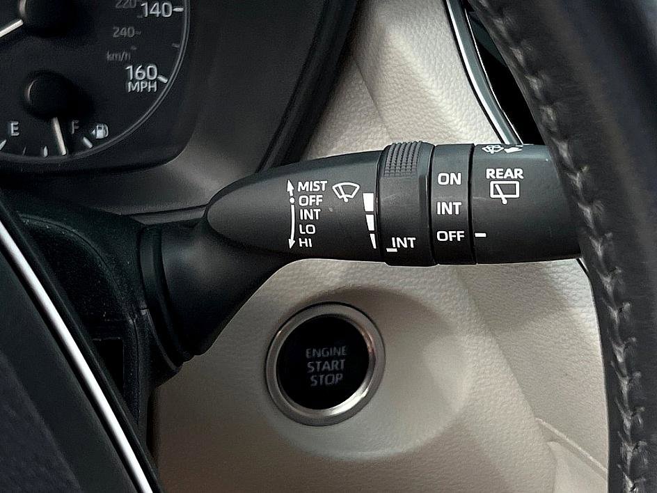 2023 Toyota Corolla Cross LE photo 14