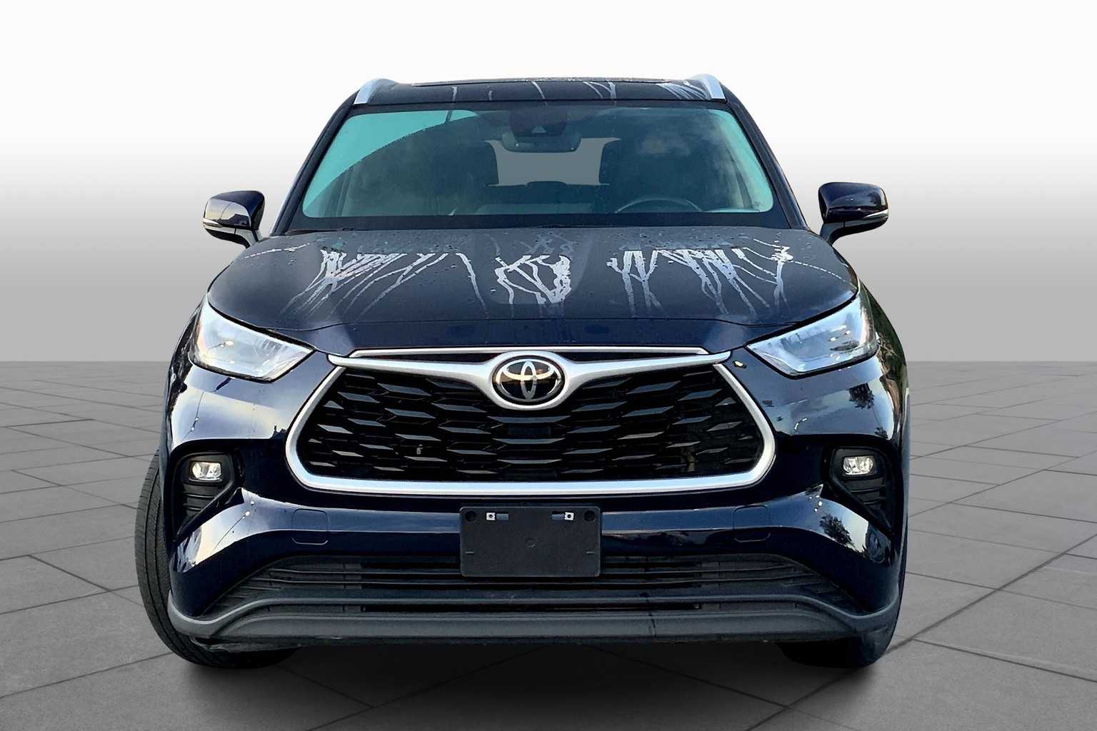 2023 Toyota Highlander XLE photo 3