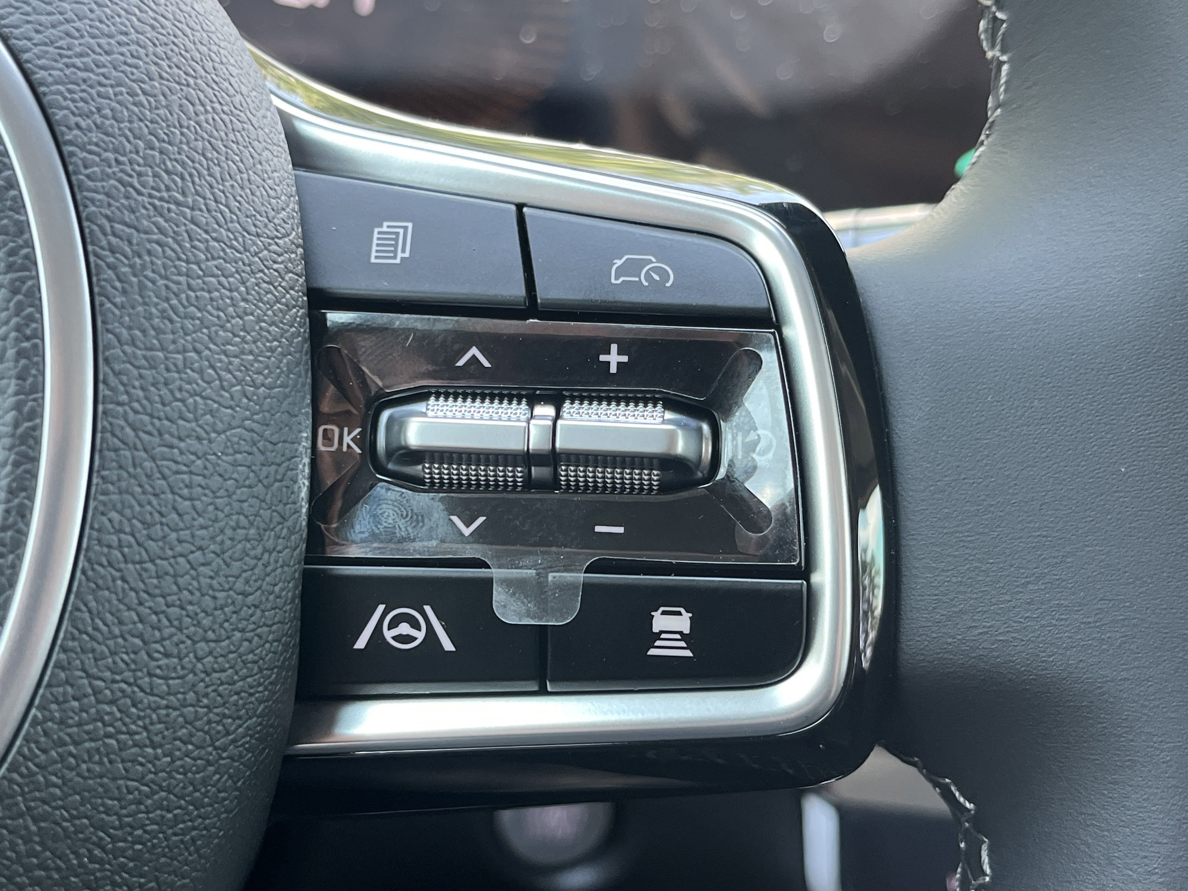 2025 Kia Sorento S photo 14