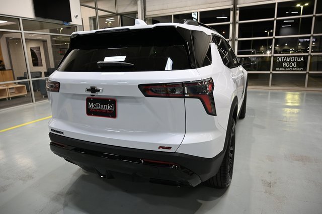 2026 Chevrolet Equinox RS photo 2