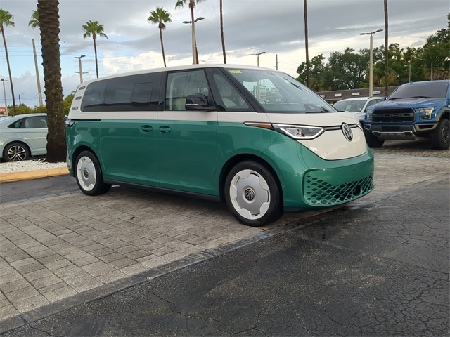 2025 Volkswagen ID. Buzz photo 2