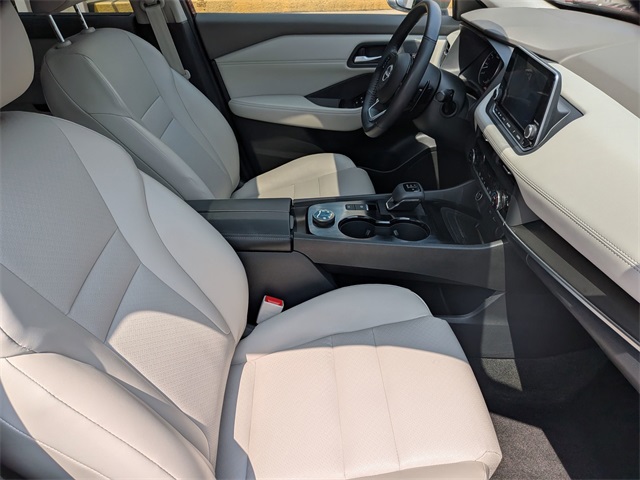 2023 Nissan Rogue SV photo 25
