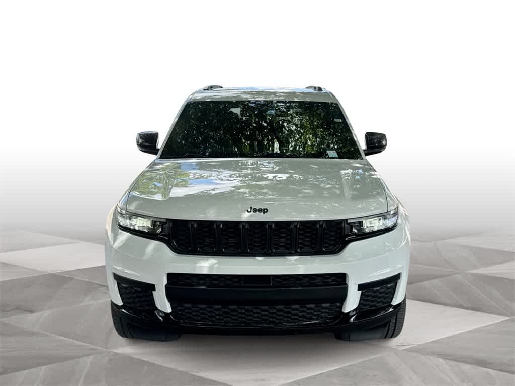 2023 Jeep Grand Cherokee Altitude photo 3