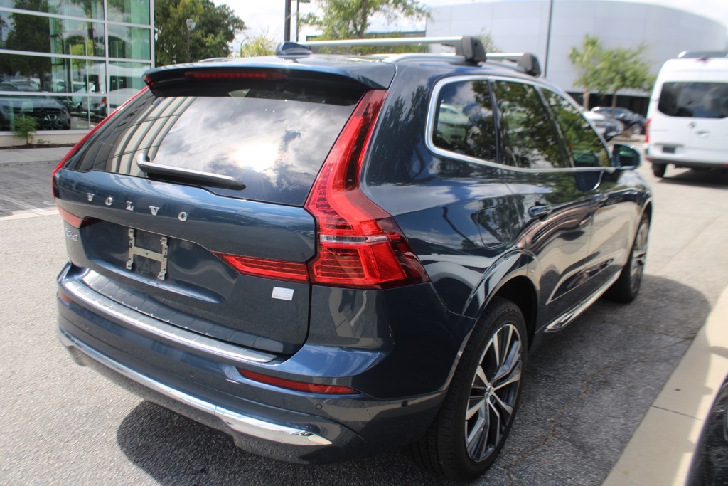 2022 Volvo XC60 Recharge Hybrid T8 eAWD Inscription Expression photo 4