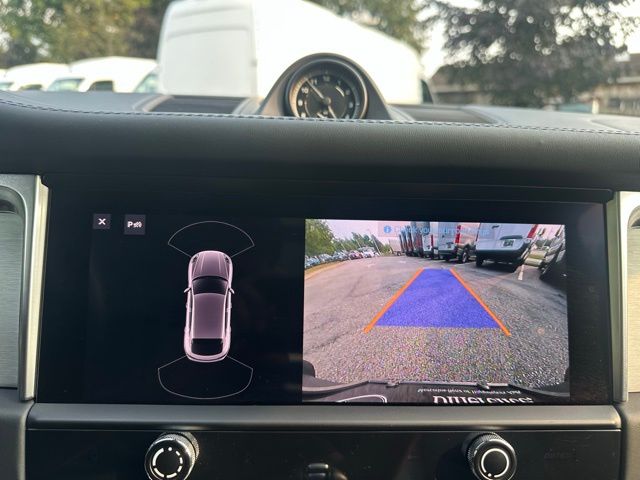 2022 Porsche Macan S photo 37