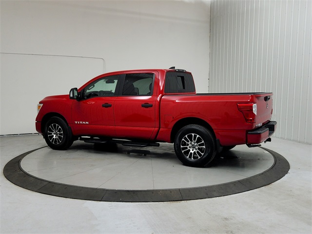 2024 Nissan Titan SV photo 3