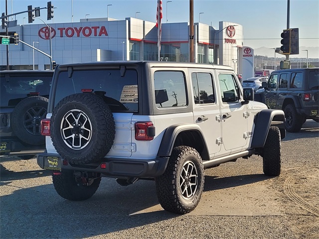 2025 Jeep Wrangler Rubicon photo 4