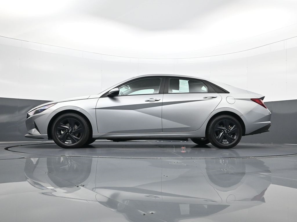 2023 Hyundai Elantra SEL photo 28