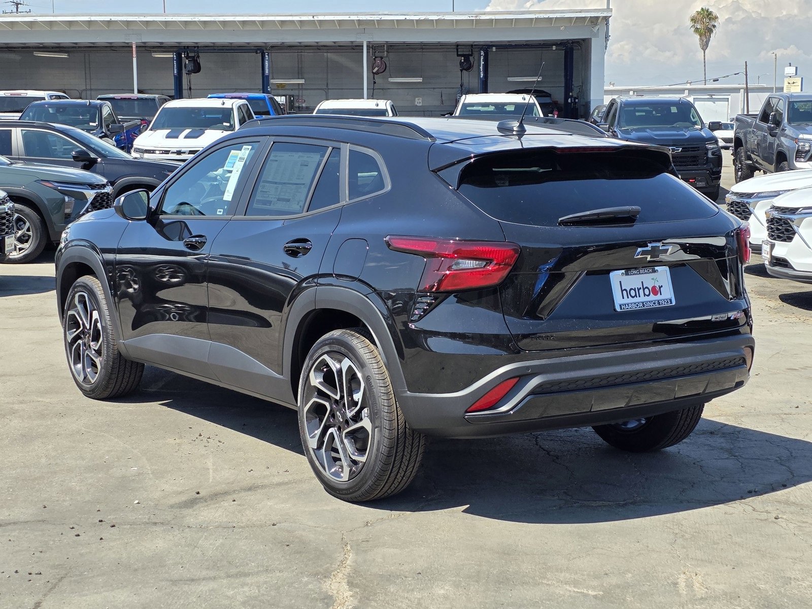 2025 Chevrolet Trax photo 8