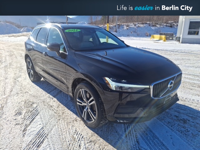 2021 Volvo XC60 Momentum's photo