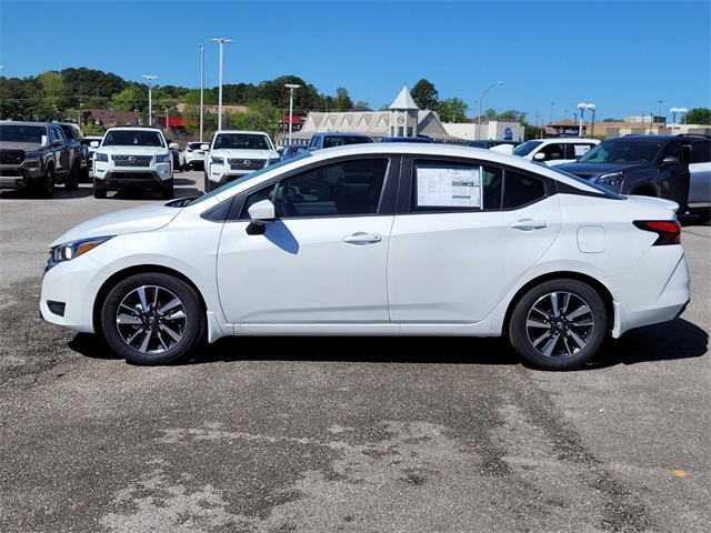 2024 Nissan Versa SV photo 4