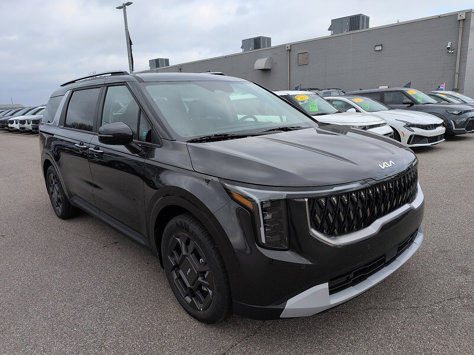 2026 Kia Carnival EX's photo