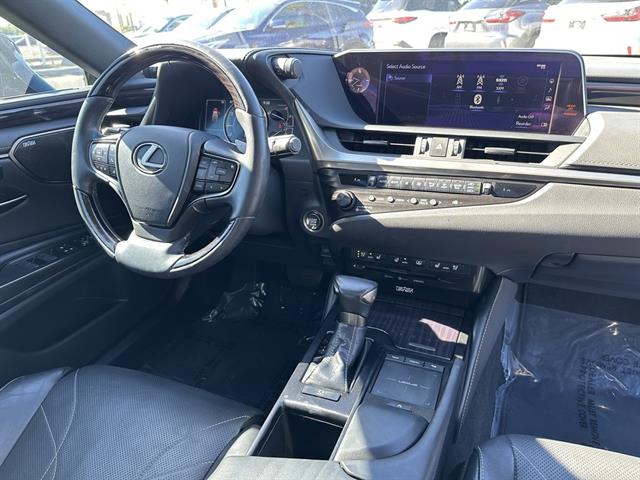 2020 Lexus ES 350 Luxury photo 21