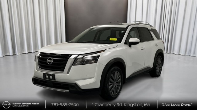 2025 Nissan Pathfinder SL