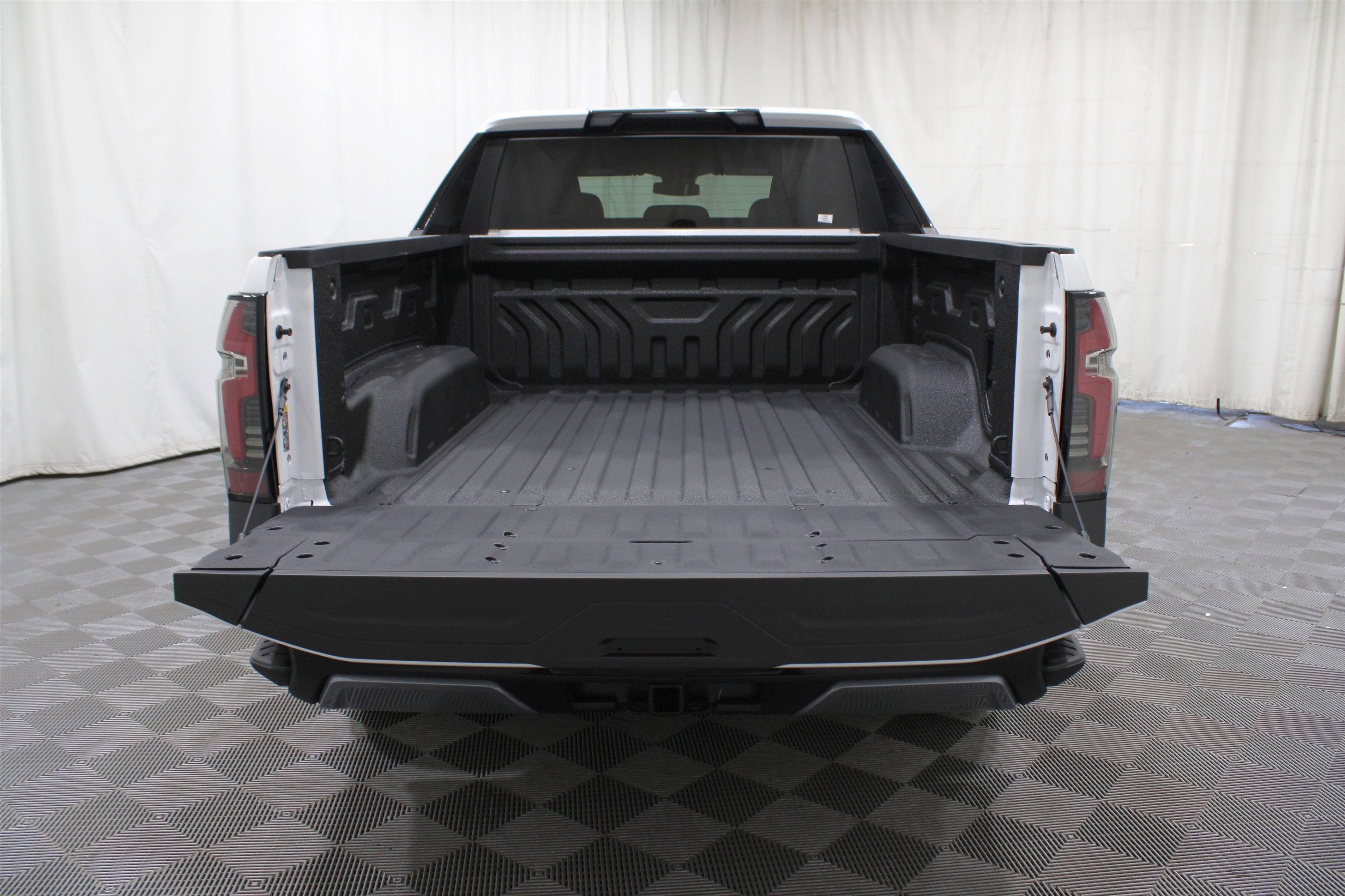2025 Chevrolet Silverado EV LT photo 20