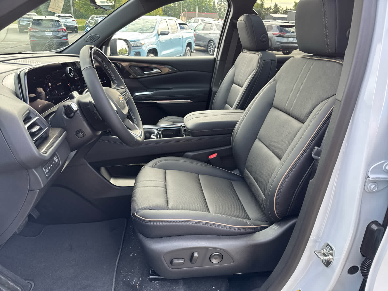 2026 Chevrolet Traverse High Country photo 22